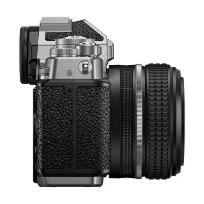 NIKON Zf Silver + 40mm SE + Leather Case NIKON Zf Silver + 40mm SE + Leather Case